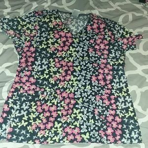 Cherokee scrub top